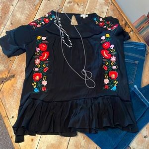 Umgee Black Floral Embroidered Blouse